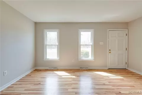Living - 11506 Genito Rd, Midlothian, VA 23112 photo 2 of 9