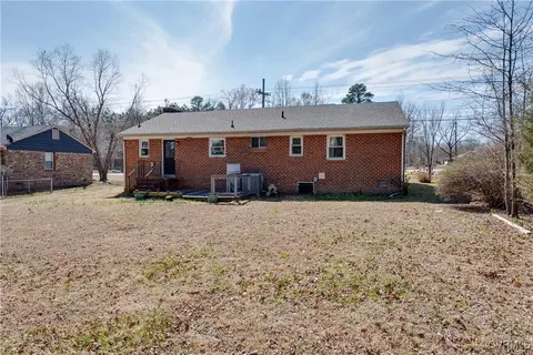 Exterior - 11506 Genito Rd, Midlothian, VA 23112 photo 7 of 11