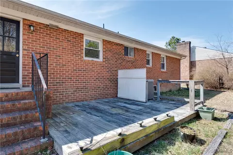 Exterior - 11506 Genito Rd, Midlothian, VA 23112 photo 6 of 11
