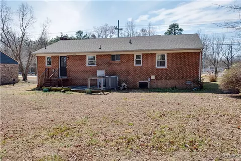 Exterior - 11506 Genito Rd, Midlothian, VA 23112 photo 8 of 11