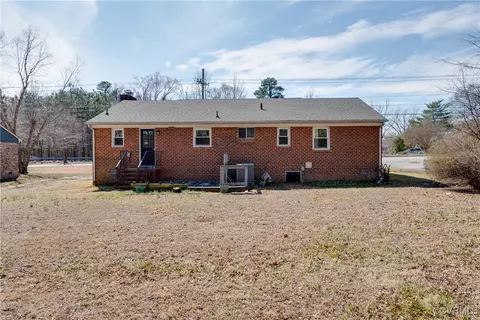 Exterior - 11506 Genito Rd, Midlothian, VA 23112 photo 10 of 11