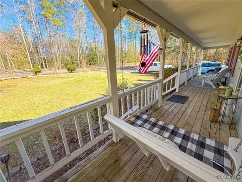 Exterior - 2828 Sutherland Rd, Sutherland, VA 23885 photo 5 of 13