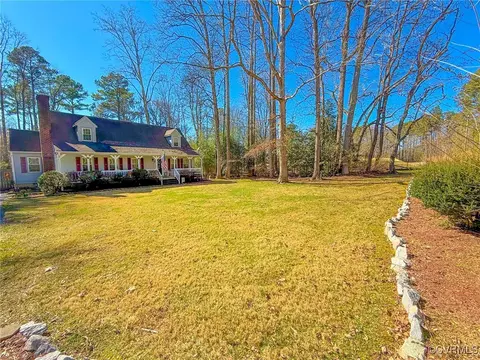 Exterior - 2828 Sutherland Rd, Sutherland, VA 23885 photo 2 of 13