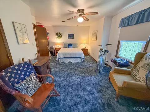 Bedroom - 2828 Sutherland Rd, Sutherland, VA 23885 photo 8 of 10