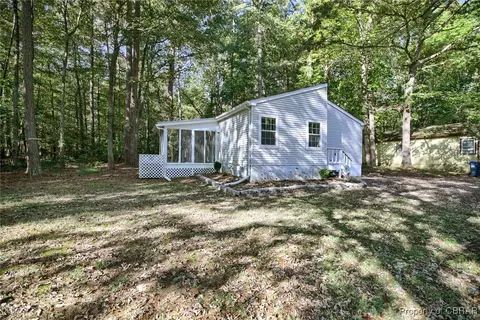 8772 Marlfield Rd, Gloucester, VA 23061