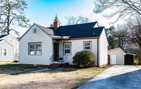 903 Floral Ave, Colonial Heights, VA 23834