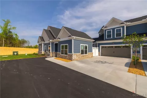 6649 Mayland Ridge Ln, Moseley, VA 23120