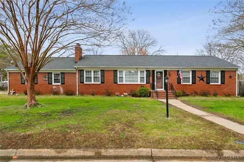 1 Berwick St, Poquoson, VA 23662