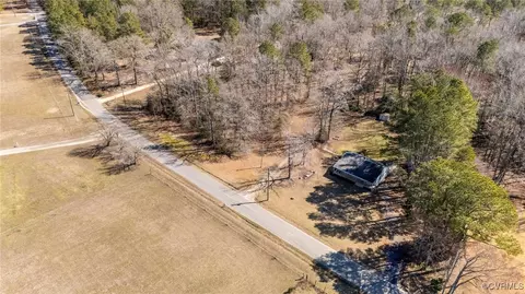 View/Area - 20111 Horseshoe Rd, Carson, VA 23830 photo 2 of 3