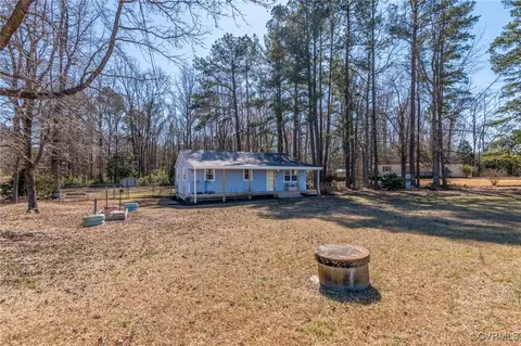 Exterior - 20111 Horseshoe Rd, Carson, VA 23830 photo 4 of 12