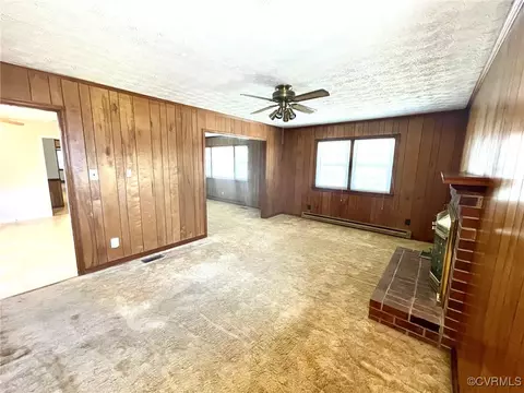 Living - 2930 Delfin Rd, Midlothian, VA 23112 photo 2 of 3