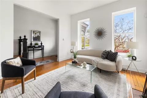 Living - 2800 E Franklin St, Richmond, VA 23223 photo 3 of 3