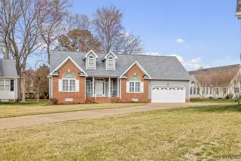 268 Kennon Pointe Dr, Colonial Heights, VA 23834
