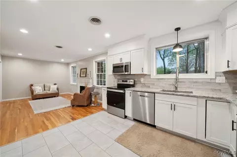 Kitchen - 11930 Duckbill Dr, Midlothian, VA 23113 photo 4 of 4