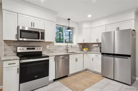 Kitchen - 11930 Duckbill Dr, Midlothian, VA 23113 photo 2 of 4