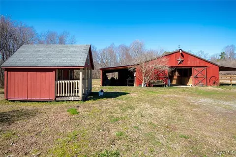 Exterior - 1316 General Puller Hwy, Saluda, VA 23149 photo 12 of 15