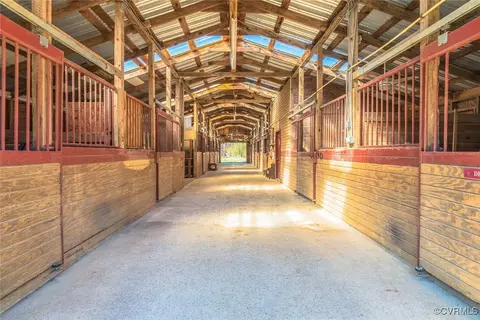 Entry Way - 1316 General Puller Hwy, Saluda, VA 23149 photo 1 of 2