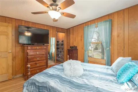Bedroom - 1316 General Puller Hwy, Saluda, VA 23149 photo 6 of 6