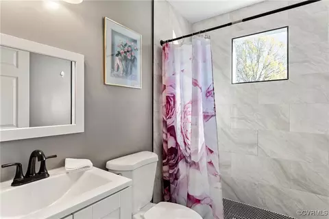 Bath - 206 E 33rd St, Richmond, VA 23224 photo 7 of 7
