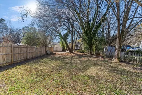 Exterior - 206 E 33rd St, Richmond, VA 23224 photo 7 of 11
