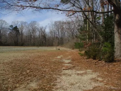 Exterior - 8441 Exchange Ln, Gloucester, VA 23061 photo 6 of 7