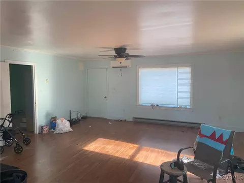 Living - 8441 Exchange Ln, Gloucester, VA 23061 photo 1 of 2