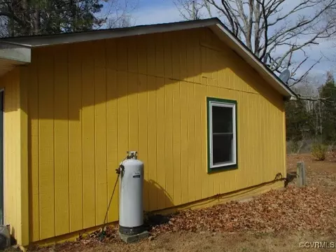Exterior - 8441 Exchange Ln, Gloucester, VA 23061 photo 2 of 7