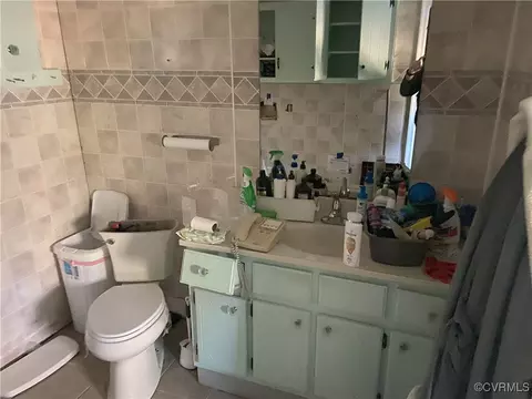 Bath - 8441 Exchange Ln, Gloucester, VA 23061 photo 2 of 2