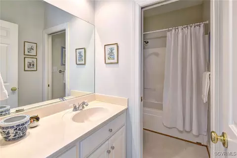 Bath - 109 Huntercombe, Williamsburg, VA 23188 photo 3 of 4