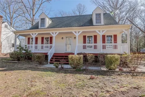 8340 Devils Den Ln, Mechanicsville, VA 23111