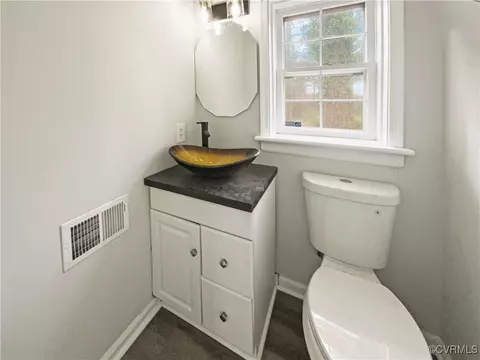 Bath - 11617 Olde Coach Dr, Midlothian, VA 23113 photo 2 of 5