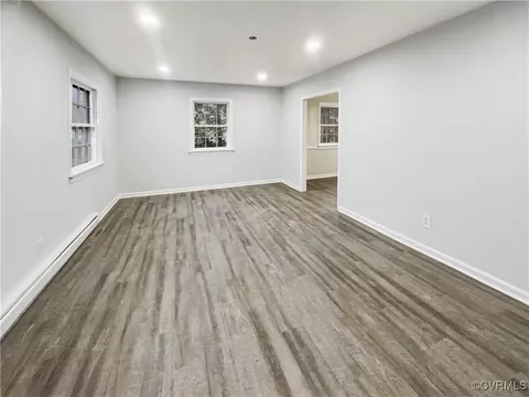 Living - 11617 Olde Coach Dr, Midlothian, VA 23113 photo 3 of 4
