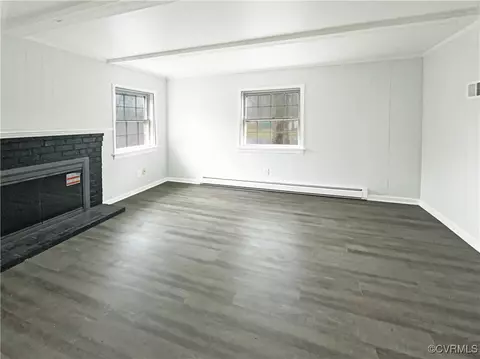 Living - 11617 Olde Coach Dr, Midlothian, VA 23113 photo 2 of 4