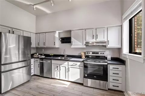 Kitchen - 321 Randolph St, Richmond, VA 23220 photo 2 of 3