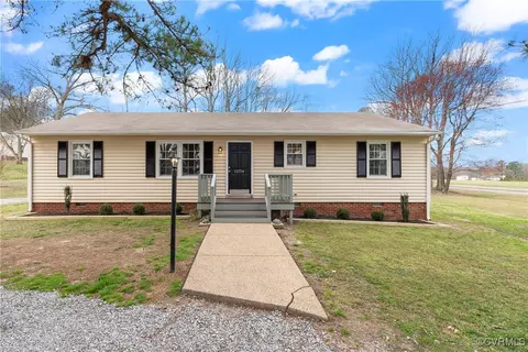 13714 W River Rd, Aylett, VA 23009