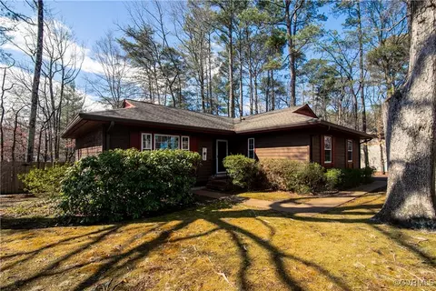 2300 Thousand Oaks Dr, Henrico, VA 23294