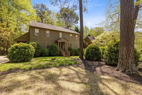 9111 Donora Dr, Henrico, VA 23229