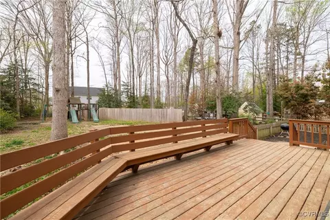 Exterior - 7724 Flag Tail Dr, Midlothian, VA 23112 photo 3 of 9
