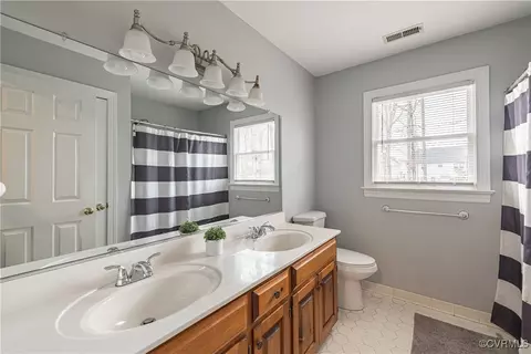 Bath - 7724 Flag Tail Dr, Midlothian, VA 23112 photo 2 of 2