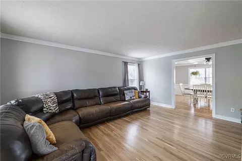 Living - 7724 Flag Tail Dr, Midlothian, VA 23112 photo 2 of 2