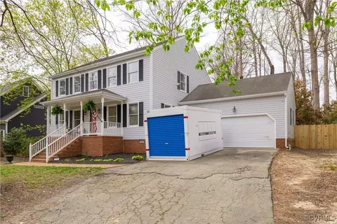 Exterior - 7724 Flag Tail Dr, Midlothian, VA 23112 photo 7 of 9