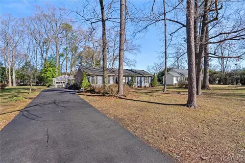 8320 Holly Ridge Rd, Mechanicsville, VA 23116