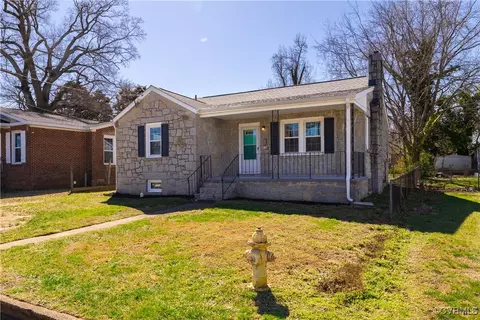 816 Colonial Ave, Colonial Heights, VA 23834