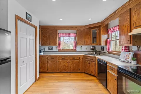 12235 Spring Run Dr, Amelia Court House, VA 23002 photo 9