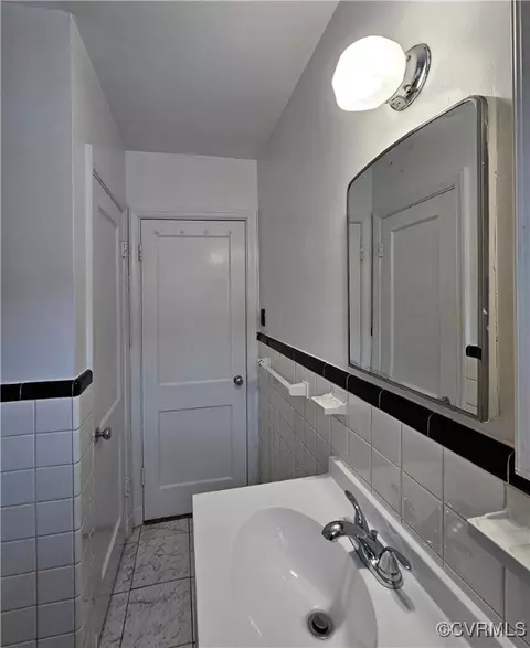 Bath - 3410 Stuart Ave, Richmond, VA 23221 photo 3 of 3