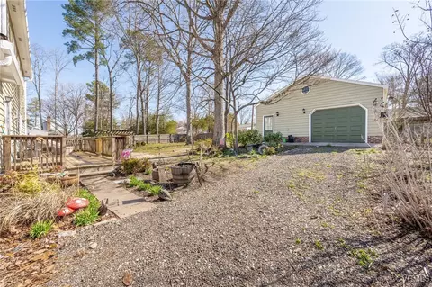 Exterior - 10907 Crofton Rd, Chester, VA 23831 photo 5 of 8