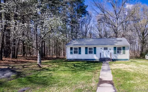 219 Maben Ave, Blackstone, VA 23824
