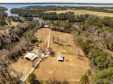 3527 Seawells Point Ln, Hayes, VA 23072