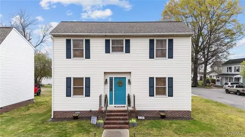 1204 Lee St, West Point, VA 23181