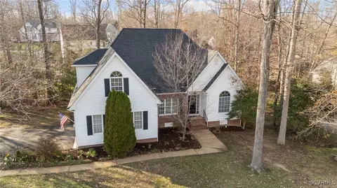 8007 Hillcreek Dr, Midlothian, VA 23112